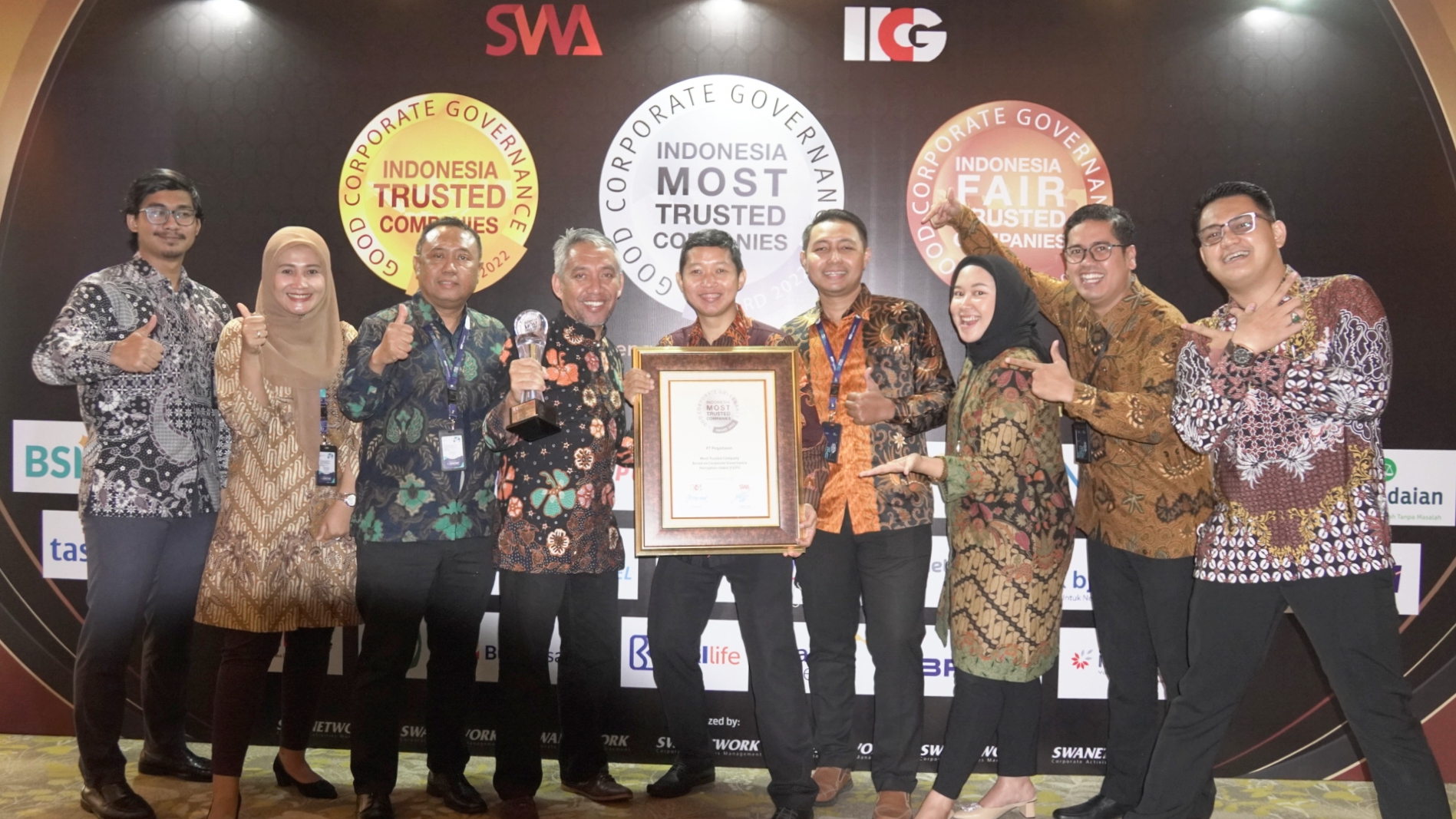 Pegadaian terima penghargaan Indonesia Most Trusted Company. [Ist]