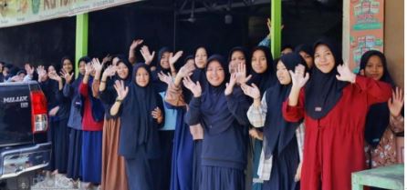 DWP Kukar Salurkan Bantuan ke Komunitas Ponpes dan Panti Asuhan