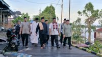 Wabup Rendi Solihin Takjub Disambut Pesut Mahakam Saat Safari Ramadhan ke Desa Pela