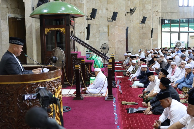 Edi Damansyah Sampaikan Pentingnya Makna Ibadah Puasa dan Zakat Fitrah Saat Sholat Idul Fitri
