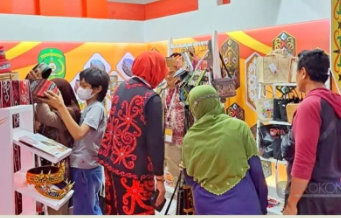 Produk UMKM Kukar Sukses Raih Transaksi Besar di HUT ke-44 Dekranas